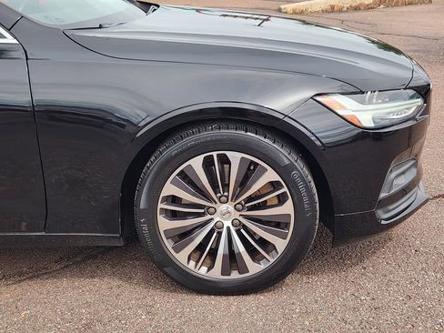 Used 2022 Volvo S90 B6 Momentum AWD/4WD image 29