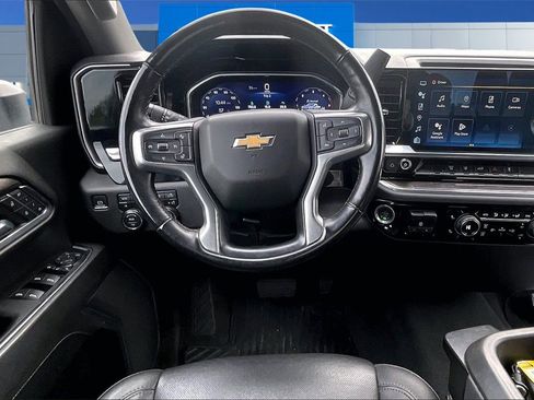 Used 2024 Chevrolet Silverado 2500 LTZ image 9