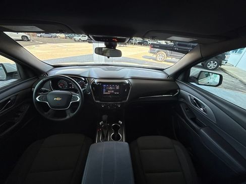 Used 2023 Chevrolet Traverse LT FWD image 19