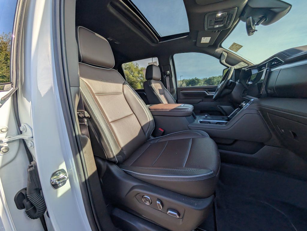 Used 2025 GMC Sierra 2500 Denali w/ Denali Reserve Package AWD/4WD image 18
