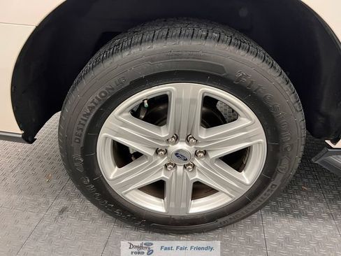 Used 2018 Ford Expedition XLT RWD image 15