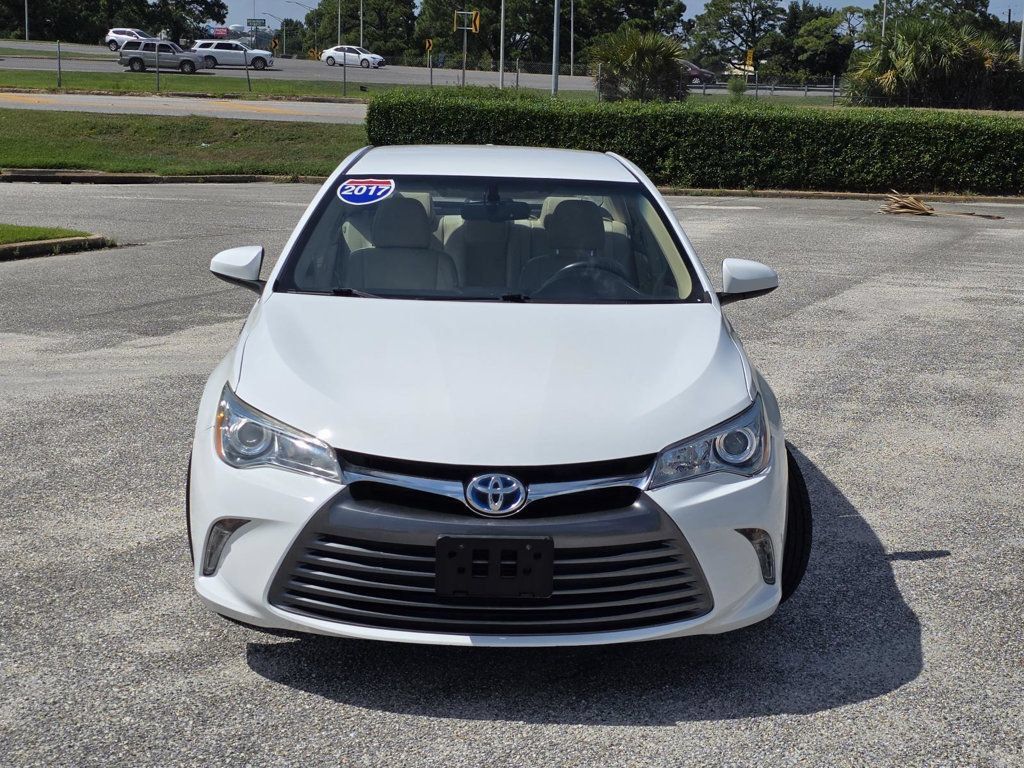 Used 2017 Toyota Camry XLE FWD image 3