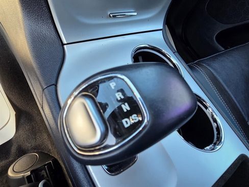 Used 2015 Jeep Grand Cherokee Overland image 26