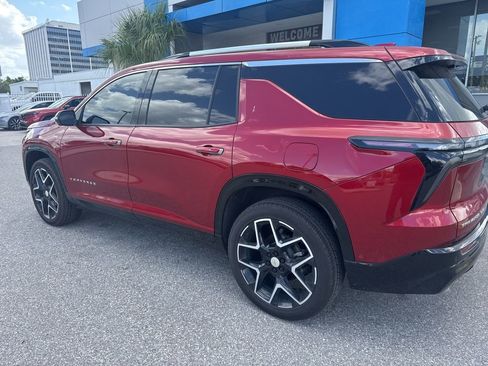 Used 2025 Chevrolet Traverse High Country image 4