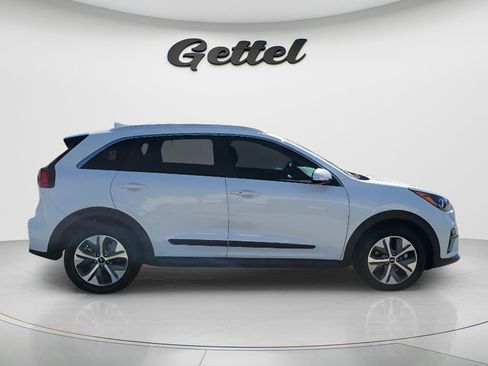 Used 2022 Kia Niro EX w/ Cold Weather Package FWD image 5
