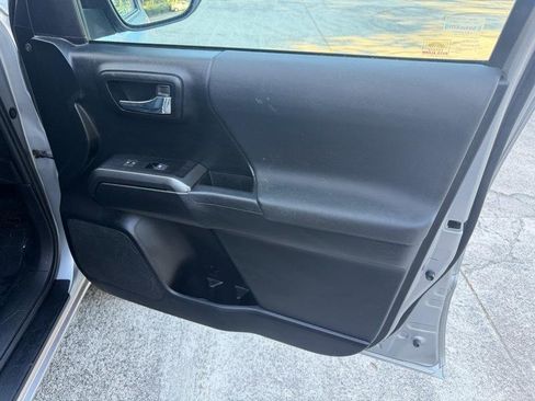 Used 2021 Toyota Tacoma TRD Off-Road image 22