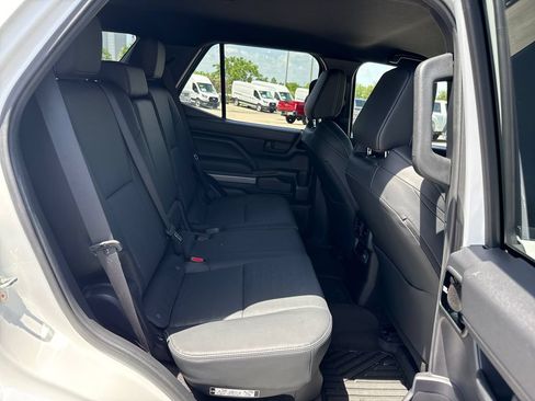 Used 2025 Toyota 4Runner TRD Off-Road Premium AWD/4WD image 26