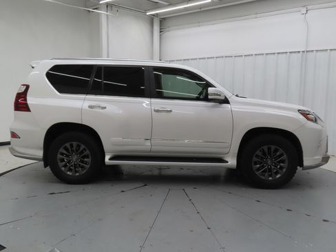 Used 2019 Lexus GX 460 Premium AWD/4WD image 2
