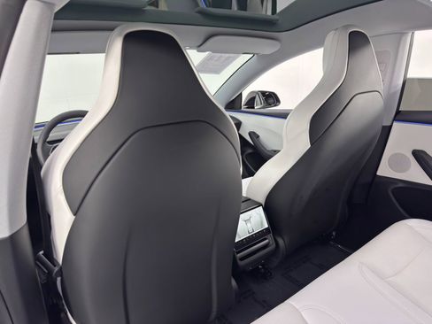 Used 2024 Tesla Model 3 Performance image 40