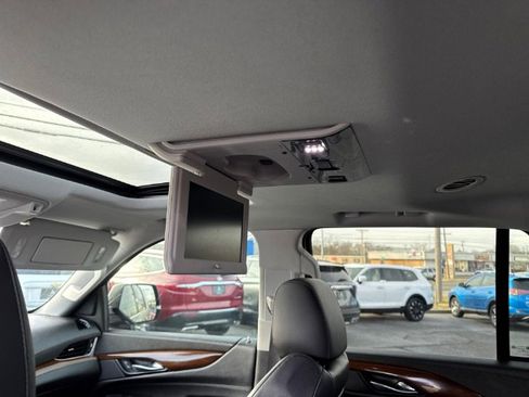 Used 2020 Cadillac Escalade Premium Luxury image 15