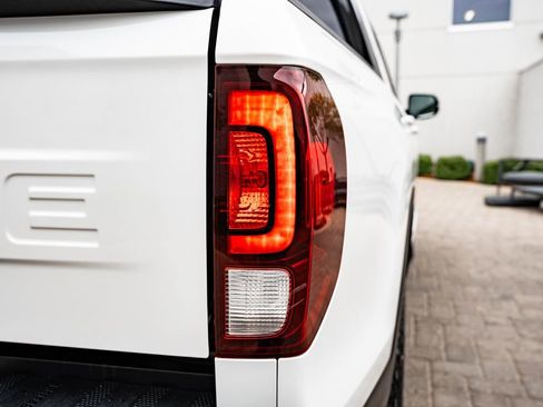 Used 2024 Honda Ridgeline Black Edition image 9