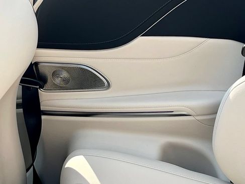 Certified 2026 Mercedes-Benz CLE 300 4MATIC Cabriolet image 33
