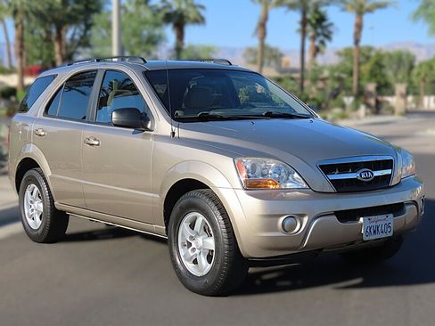 Used 2009 Kia Sorento LX RWD image 3