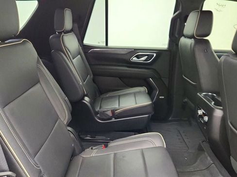 Used 2023 GMC Yukon SLT image 25