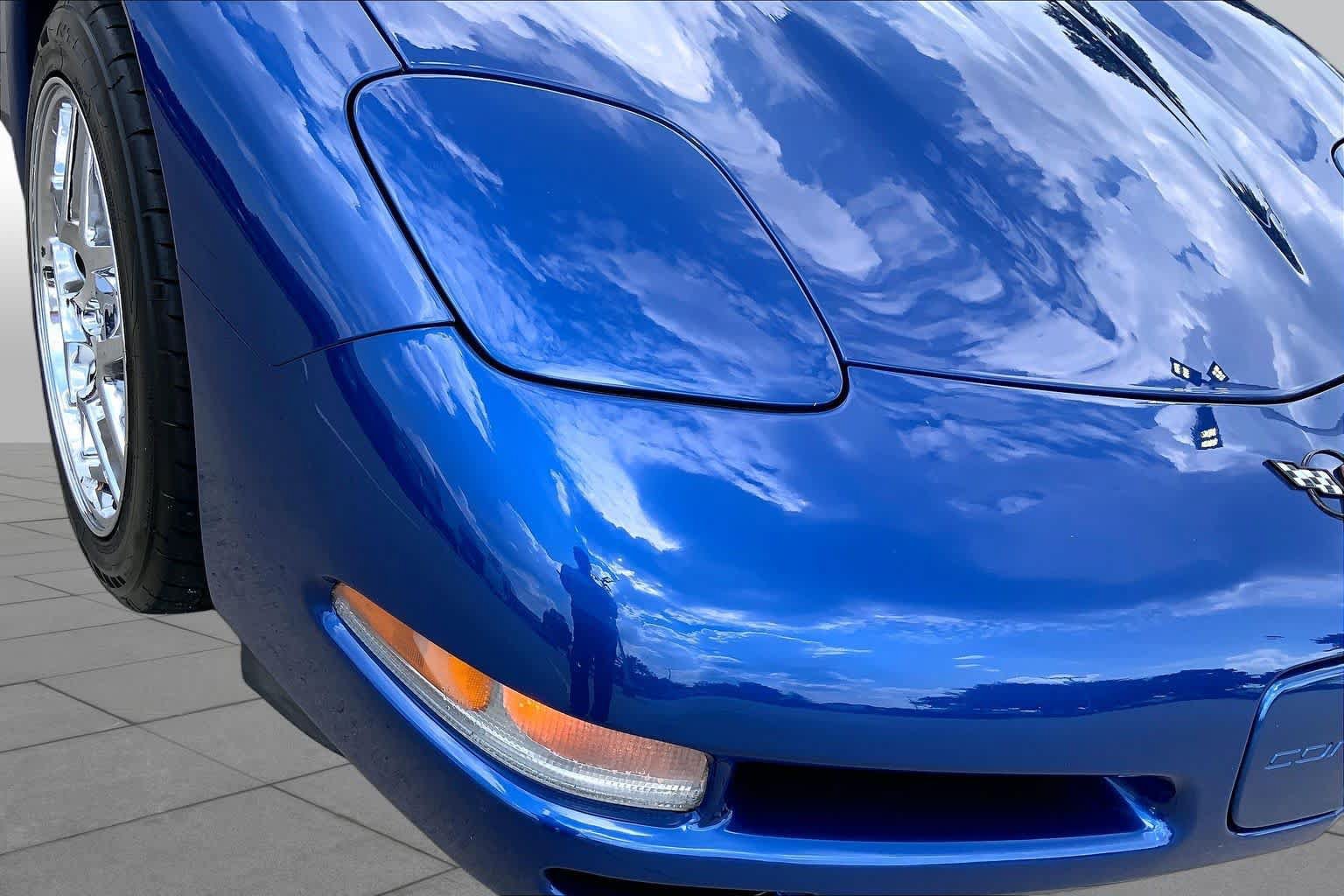 Used 2002 Chevrolet Corvette Coupe RWD image 22