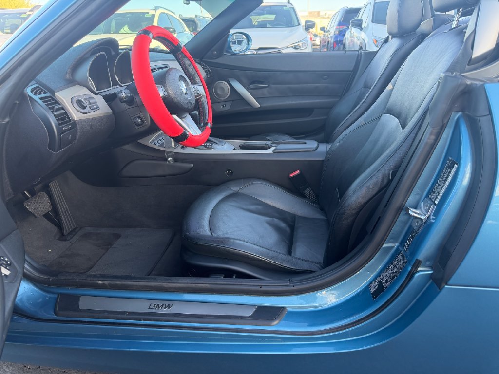 Used 2004 BMW Z4 3.0i RWD image 4