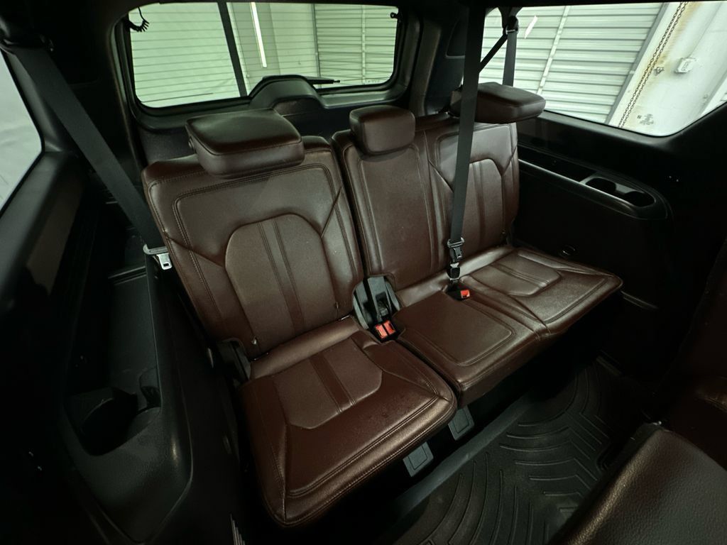 Used 2022 Ford Expedition Max Limited AWD/4WD image 19