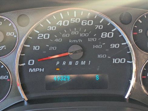 Used 2019 Chevrolet Express 2500 Extended w/ Driver Convenience Package image 11