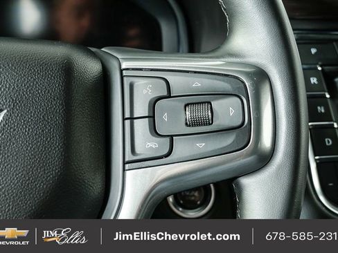 Used 2024 Chevrolet Suburban LT image 13