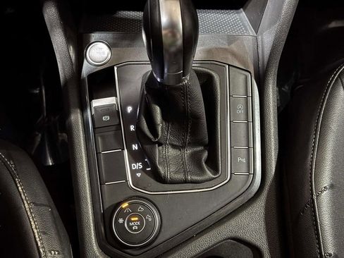 Used 2019 Volkswagen Tiguan SEL R-Line AWD/4WD image 12