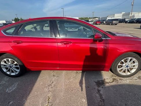 Used 2020 Ford Fusion SE FWD image 5