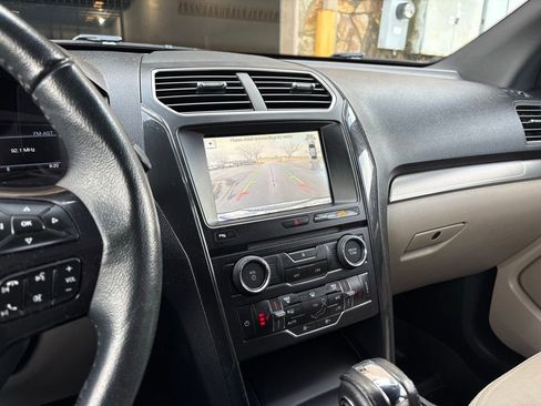 Used 2018 Ford Explorer XLT w/ Equipment Group 202A image 45
