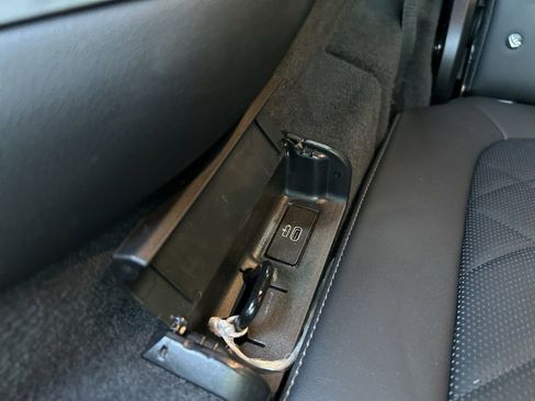 Used 2024 BMW X7 xDrive40i w/ M Sport Package image 40