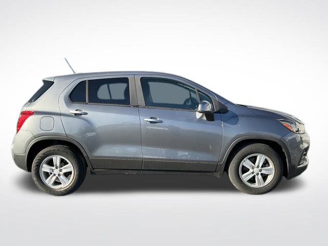 Used 2020 Chevrolet Trax LS w/ Tint and Cruise Package FWD image 8