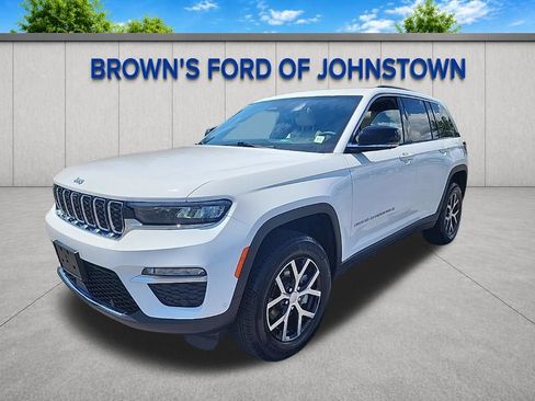 Used 2024 Jeep Grand Cherokee Limited w/ Luxury Tech Group II AWD/4WD image 4