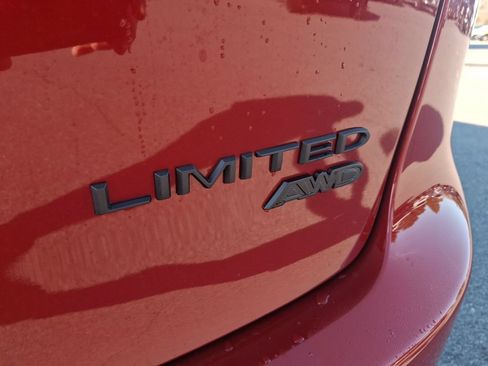 New 2026 Chrysler Pacifica Limited w/ S Appearance Package AWD/4WD image 34