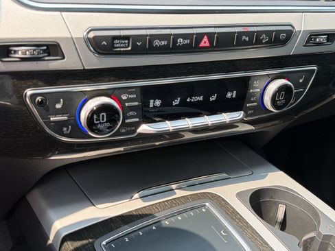 Used 2018 Audi Q7 2.0T Premium Plus w/ Premium Plus Package AWD/4WD image 17
