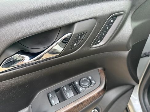 Used 2023 GMC Acadia Denali w/ Denali Ultimate Package image 18