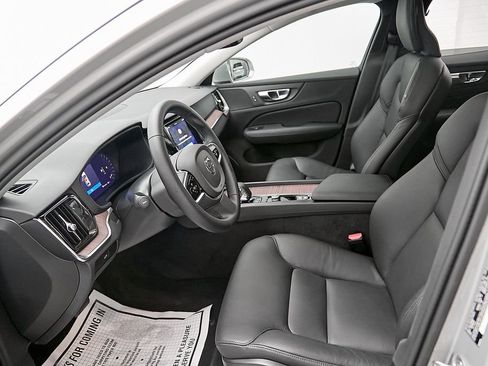 Certified 2025 Volvo V60 B5 Cross Country Plus AWD/4WD image 17