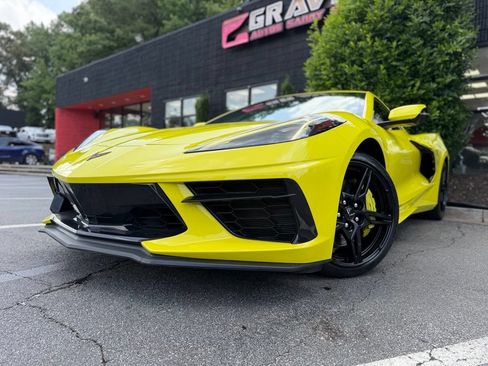 Used 2021 Chevrolet Corvette Stingray Convertible w/ Z51 Performance Package RWD image 2