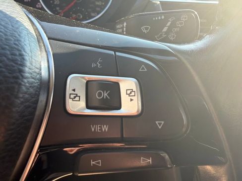 Used 2019 Volkswagen Tiguan S FWD image 17