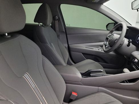 Used 2024 Hyundai Elantra SEL FWD image 21