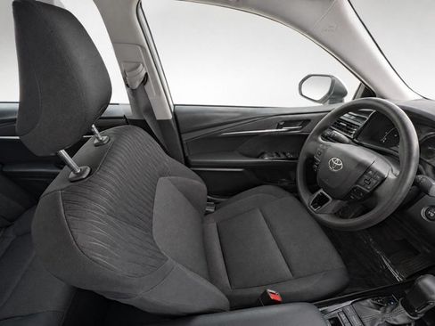 Used 2025 Toyota Camry LE FWD image 15
