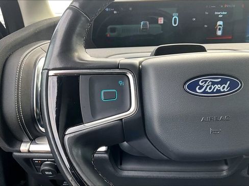 Used 2025 Ford Expedition Platinum image 24