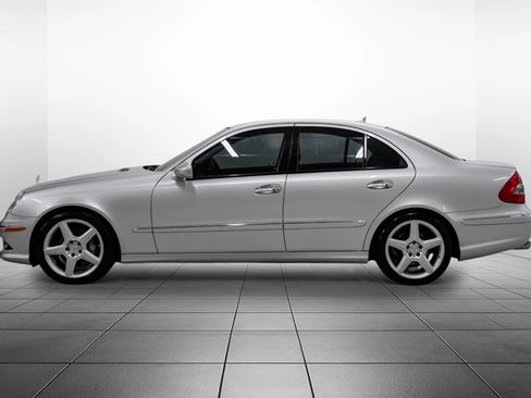 Used 2009 Mercedes-Benz E 550 Sedan image 12