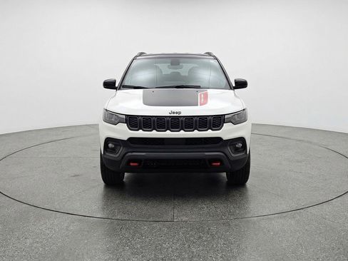 Used 2025 Jeep Compass Trailhawk image 2