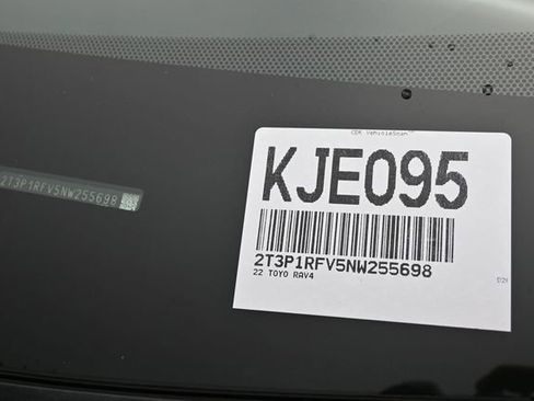 Used 2022 Toyota RAV4 XLE AWD/4WD image 46