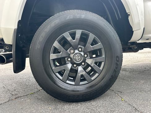 Used 2023 Toyota Tacoma SR5 w/ SR5 Appearance Package image 18