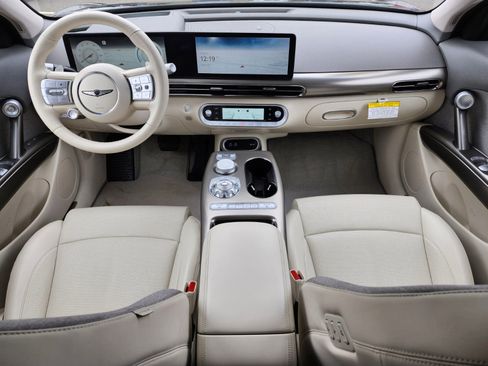 Used 2025 Genesis GV60 Advanced image 12