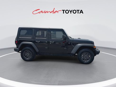 Used 2025 Jeep Wrangler Unlimited Sport AWD/4WD image 9