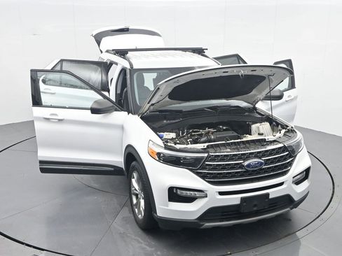 Used 2021 Ford Explorer XLT w/ Equipment Group 202A RWD image 26