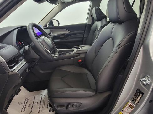New 2026 Toyota Grand Highlander XLE image 11