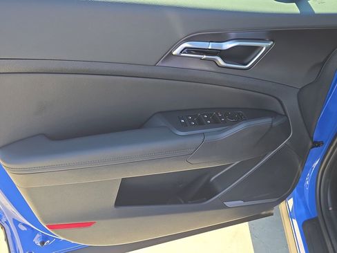 New 2026 Kia Sportage EX image 18