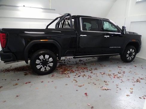 Certified 2024 GMC Sierra 3500 Denali w/ Technology Package image 23