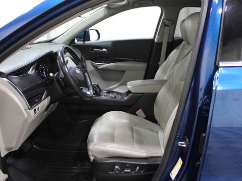 Used 2019 Cadillac XT4 Premium Luxury image 3