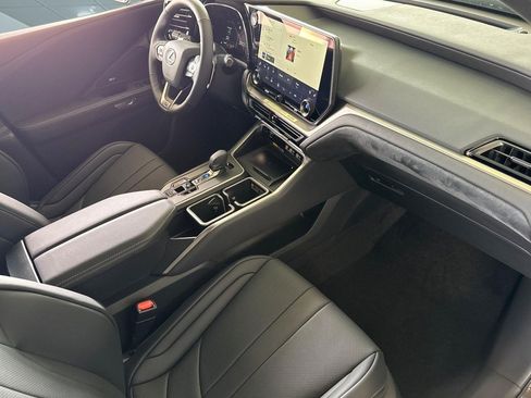 New 2026 Lexus TX 500h AWD image 27
